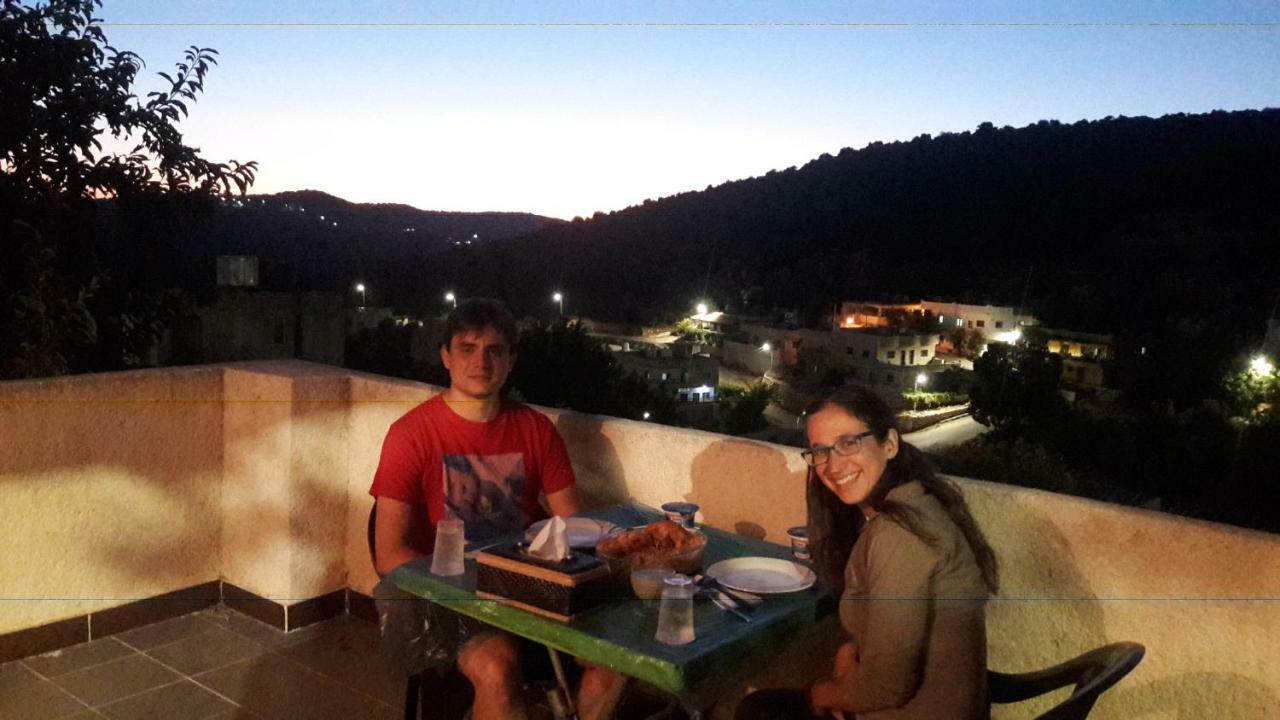 Mhna Guest House ‘Ajlūn Bagian luar foto